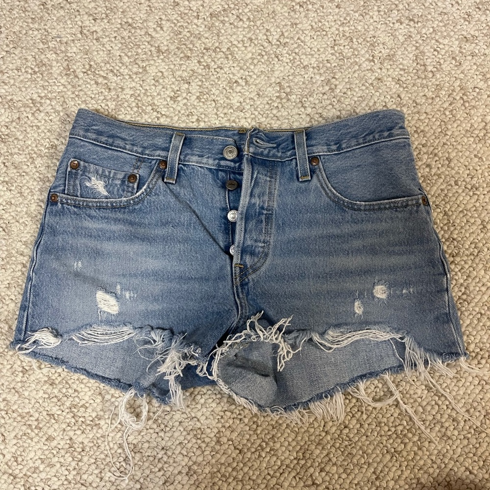 Levi’s 501 shorts size 27
